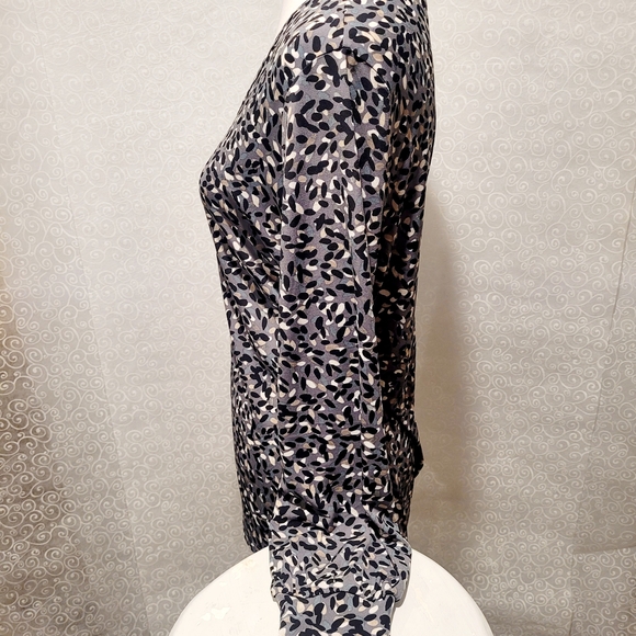 Susan Graver Modern Essentials Liquid Knit Gray Print Tunic - Picture 2 of 5